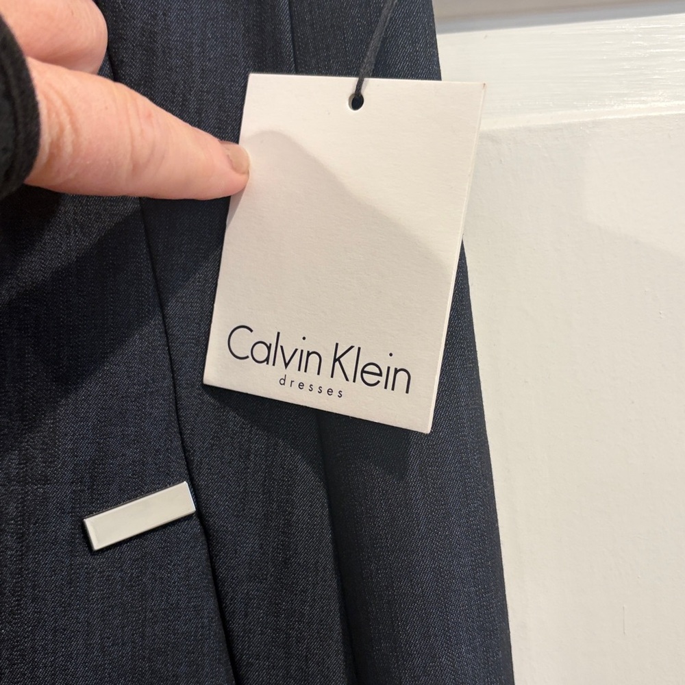Calvin Klein Elegant Blue Sleeveless Dress - Picture 4 of 11